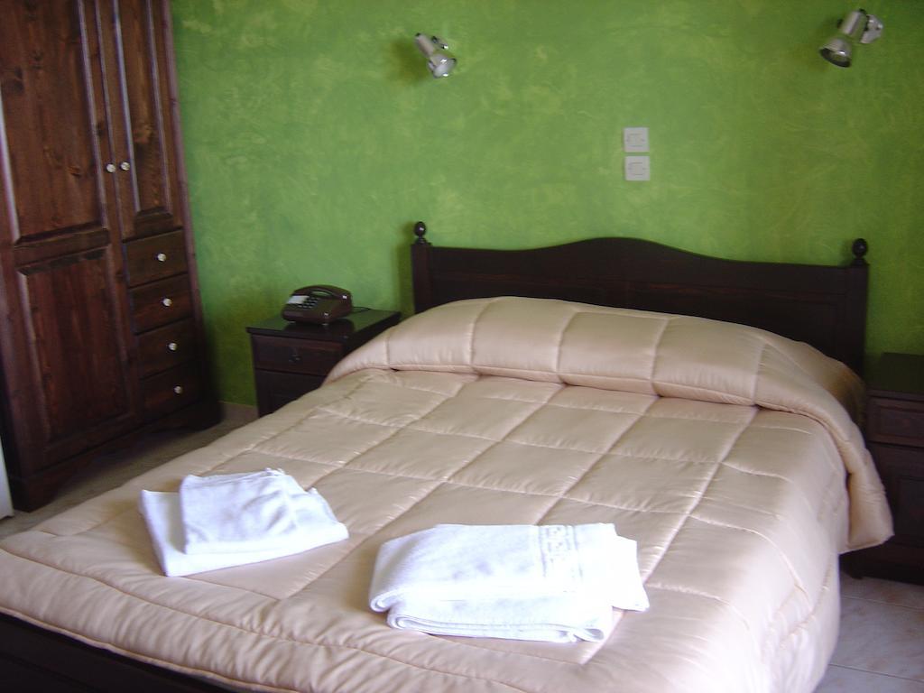 Porto Lourba Hotel Galaxidi Room photo